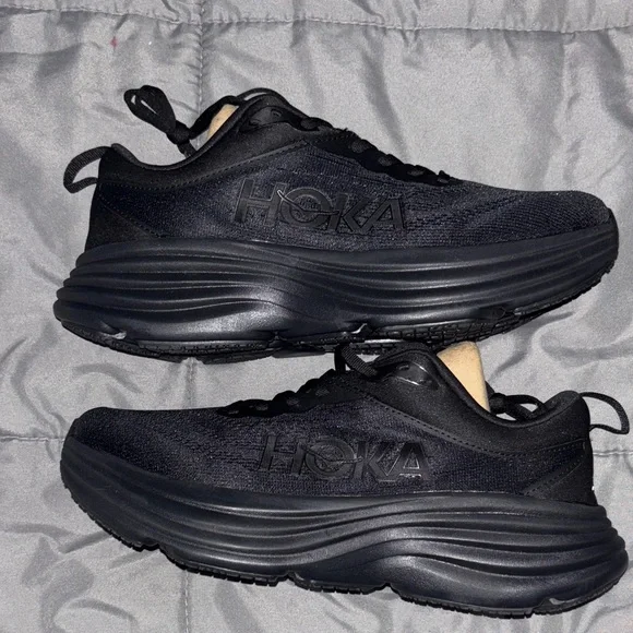 Hoka Men's All-Black Athletic Shoes M Bondi 8 - Picture 1 of 6
